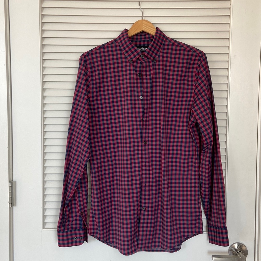 Men’s express slim performance dress shirt size small